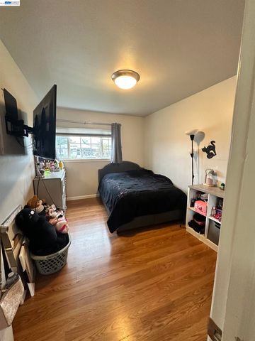 26847 Gaither Way, Hayward, CA 94544