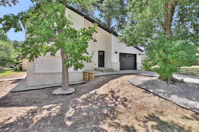 101 April Point Place, Conroe, TX 77356