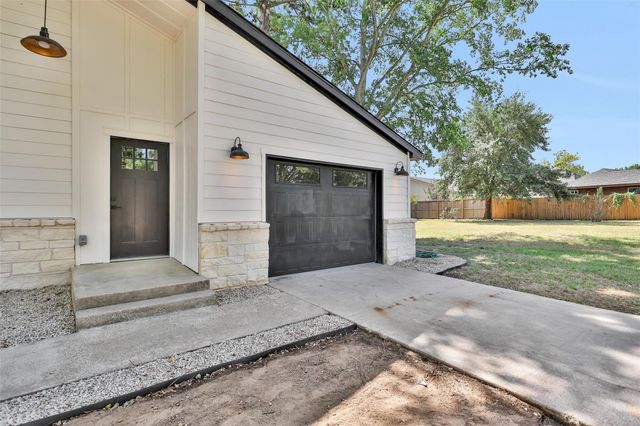 101 April Point Place, Conroe, TX 77356
