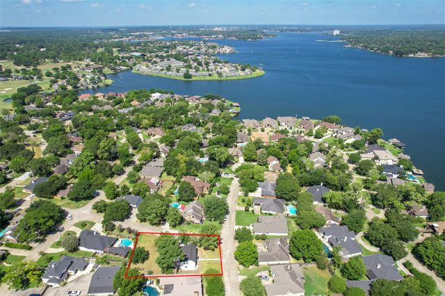 101 April Point Place, Conroe, TX 77356