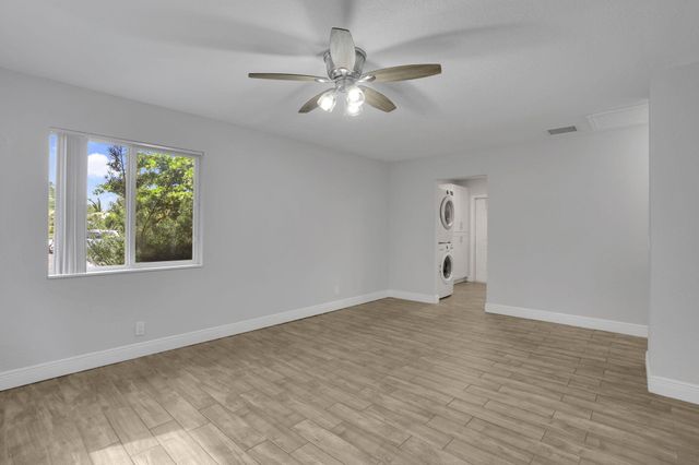 2227 NE 3rd Avenue 1 & 2, Delray Beach, FL 33444