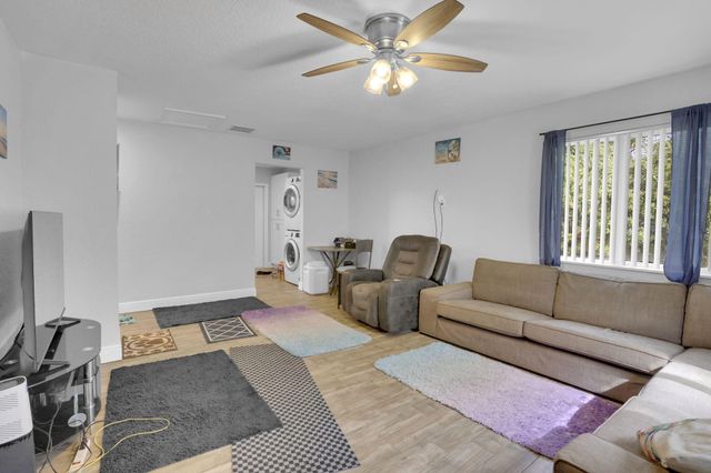 2227 NE 3rd Avenue 1 & 2, Delray Beach, FL 33444