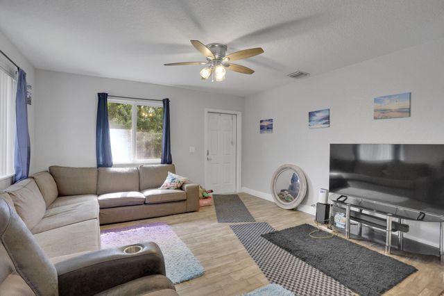 2227 NE 3rd Avenue 1 & 2, Delray Beach, FL 33444