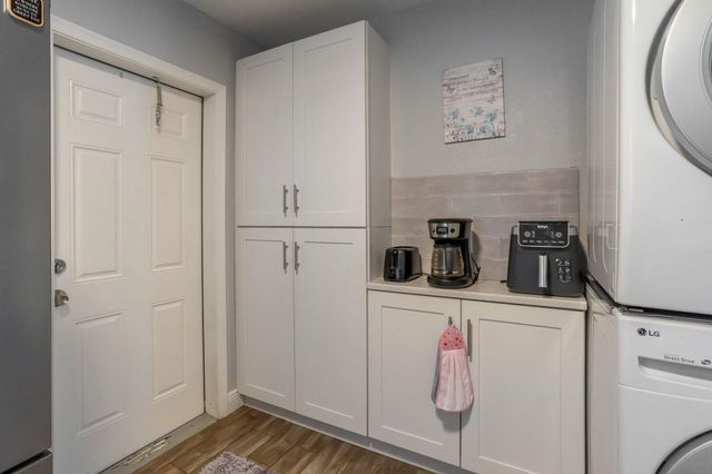 2227 NE 3rd Avenue 1 & 2, Delray Beach, FL 33444