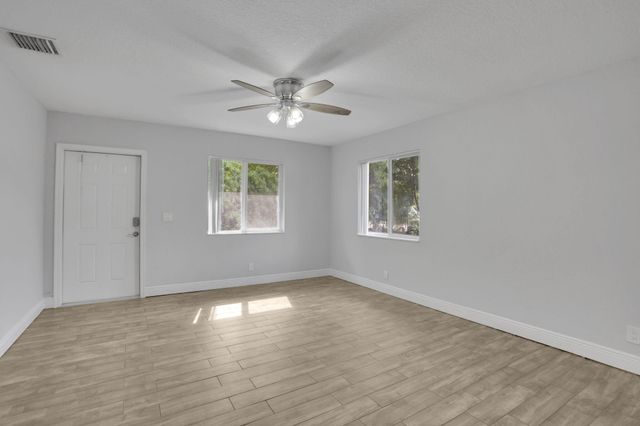 2227 NE 3rd Avenue 1 & 2, Delray Beach, FL 33444