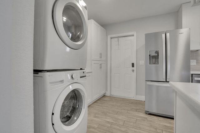 2227 NE 3rd Avenue 1 & 2, Delray Beach, FL 33444