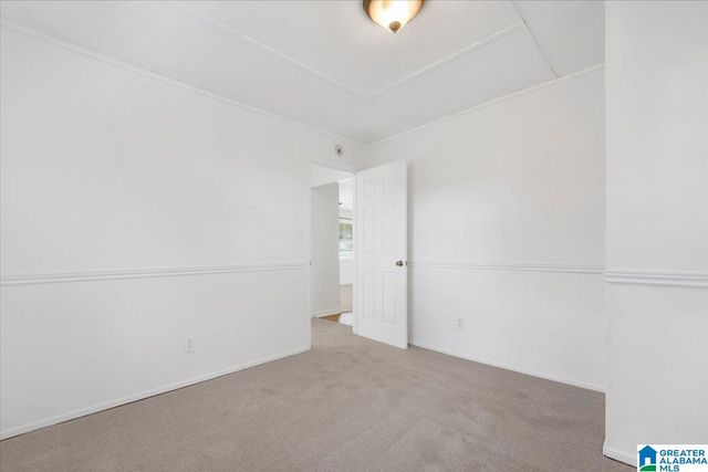 678 FLINT HILL ROAD, Bessemer, AL 35022