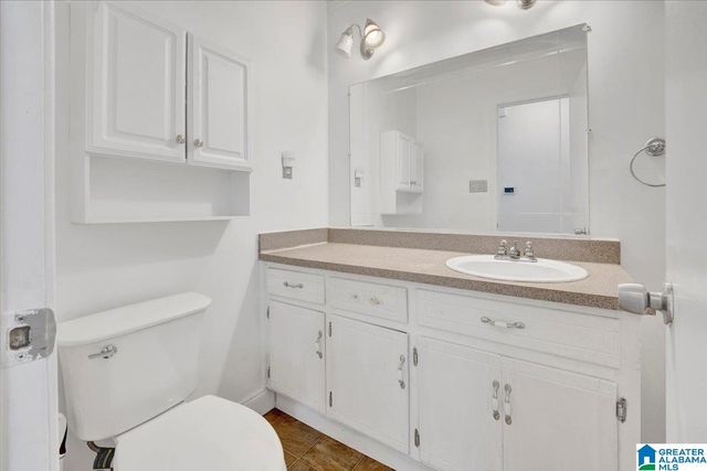 678 FLINT HILL ROAD, Bessemer, AL 35022