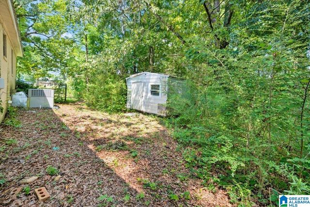678 FLINT HILL ROAD, Bessemer, AL 35022
