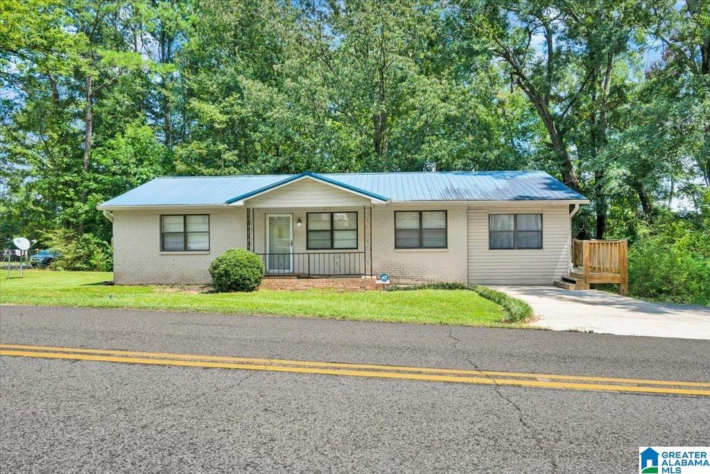 678 FLINT HILL ROAD, Bessemer, AL 35022