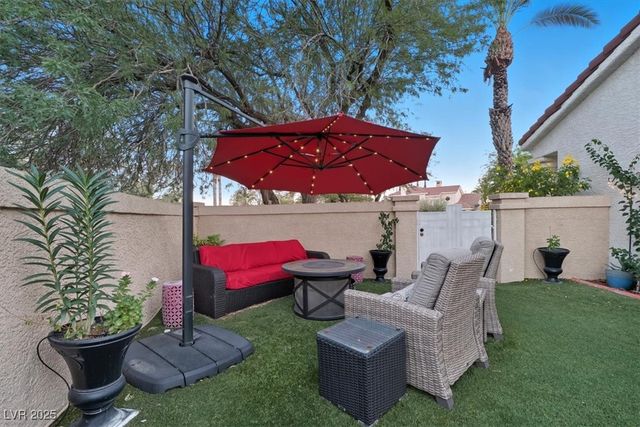 8104 Wispy Sage Way, Las Vegas, NV 89149