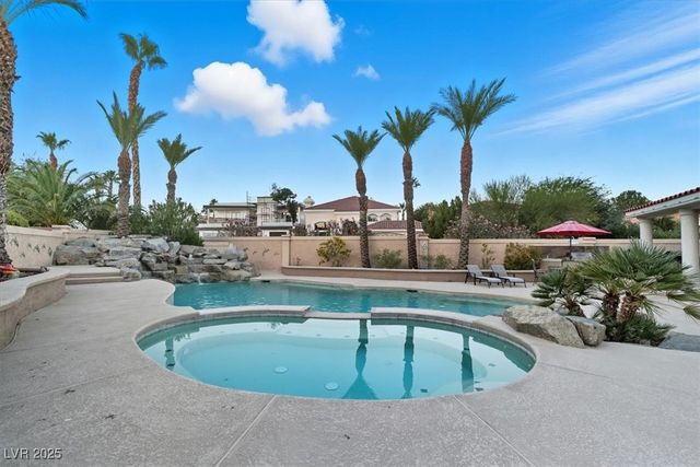 8104 Wispy Sage Way, Las Vegas, NV 89149