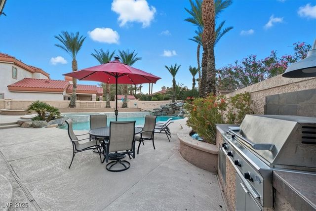 8104 Wispy Sage Way, Las Vegas, NV 89149