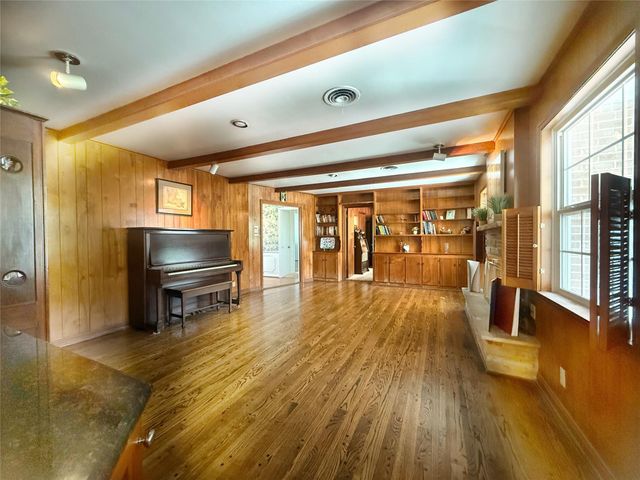12119 Perthshire Road, Houston, TX 77024