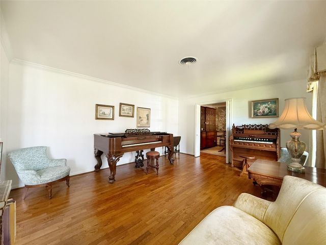 12119 Perthshire Road, Houston, TX 77024