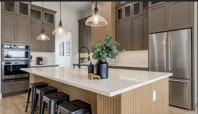 136 Sunset, La Vernia, TX 78121