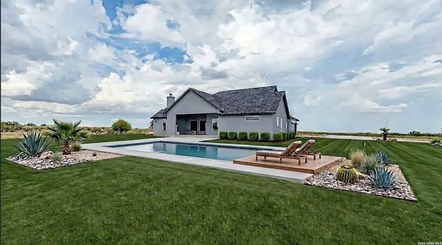 136 Sunset, La Vernia, TX 78121