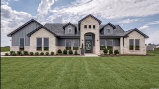 136 Sunset, La Vernia, TX 78121