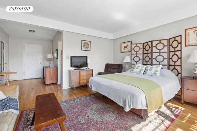 211 E 18th St Apt 5D, New York City, NY 10003