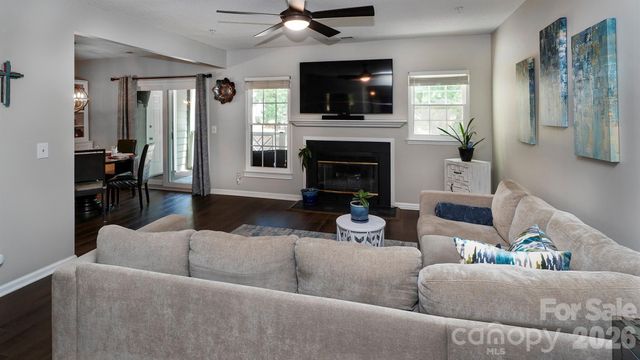 19823 Henderson Road C, Cornelius, NC 28031