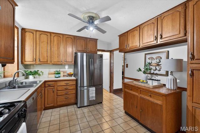 6011 S Grand Boulevard, St Louis, MO 63111