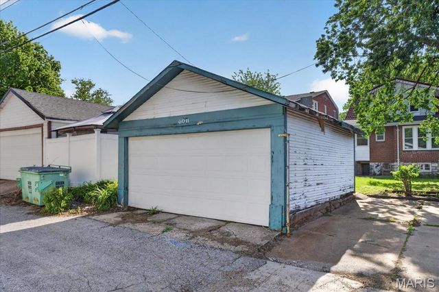 6011 S Grand Boulevard, St Louis, MO 63111