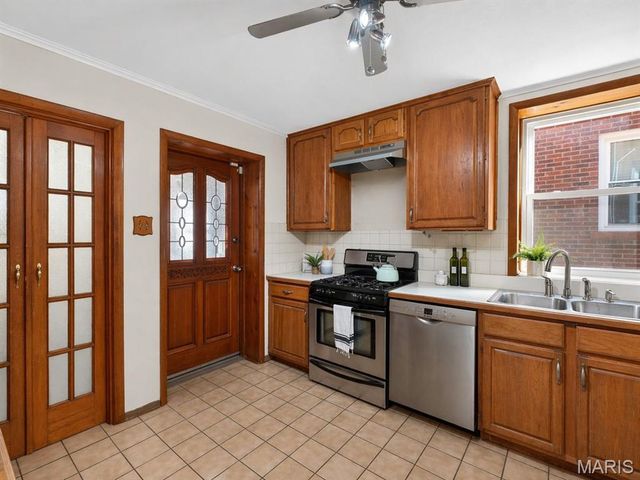 6011 S Grand Boulevard, St Louis, MO 63111