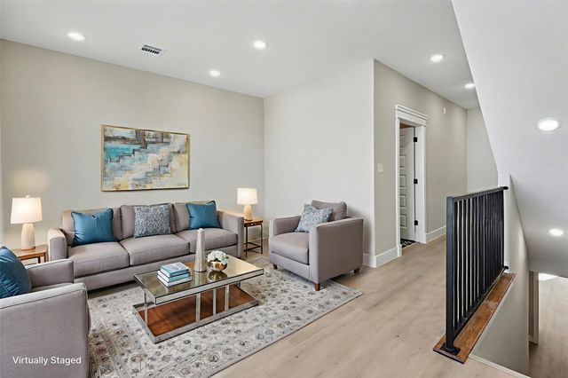 5000 Higgins Street A and B, Houston, TX 77033