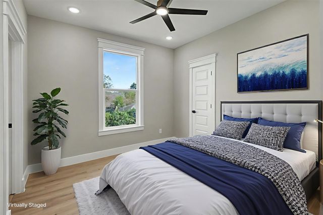 5000 Higgins Street A and B, Houston, TX 77033