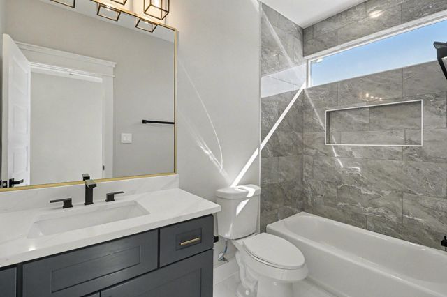 5000 Higgins Street A and B, Houston, TX 77033