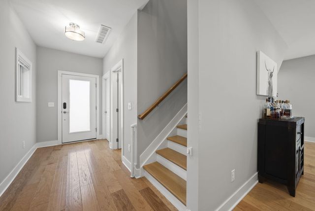 291 E Greenwood Avenue, Columbus, OH 43201