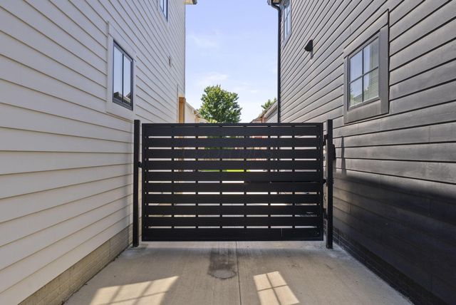 291 E Greenwood Avenue, Columbus, OH 43201