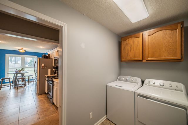 8220 Timberland Drive, West Paducah, KY 42086