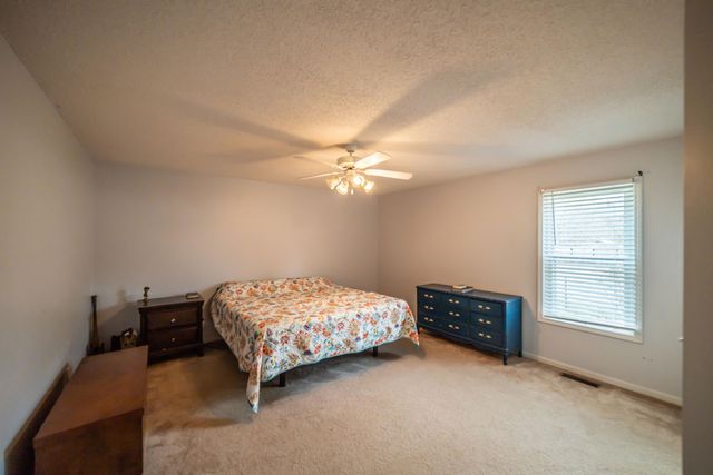 8220 Timberland Drive, West Paducah, KY 42086