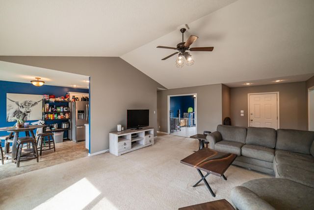 8220 Timberland Drive, West Paducah, KY 42086
