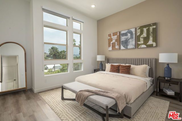 2720 N Cadence Way, Los Angeles, CA 90039