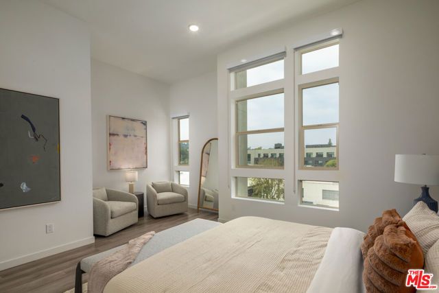 2720 N Cadence Way, Los Angeles, CA 90039