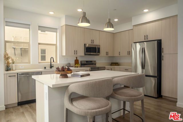2720 N Cadence Way, Los Angeles, CA 90039