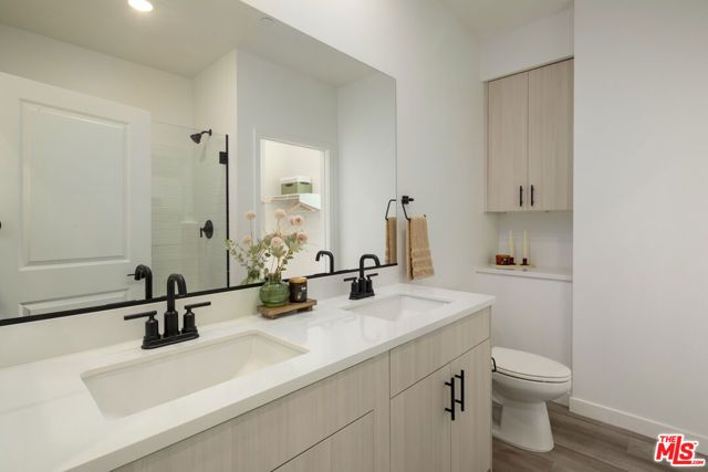 2720 N Cadence Way, Los Angeles, CA 90039