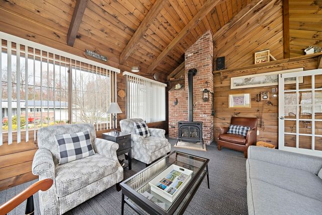 79 Hickory Ln, Weymouth, MA 02188