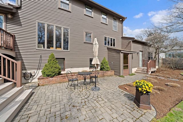 79 Hickory Ln, Weymouth, MA 02188