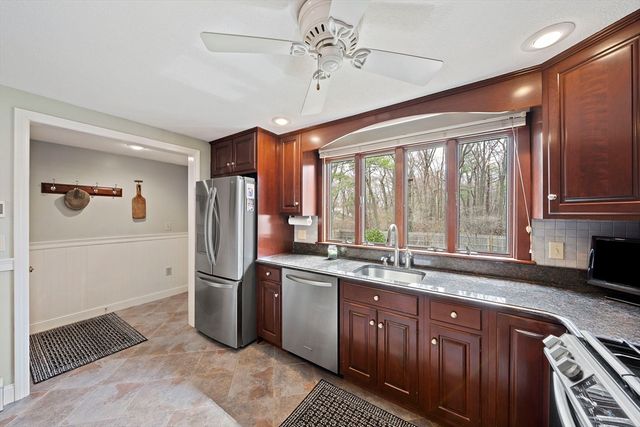 79 Hickory Ln, Weymouth, MA 02188