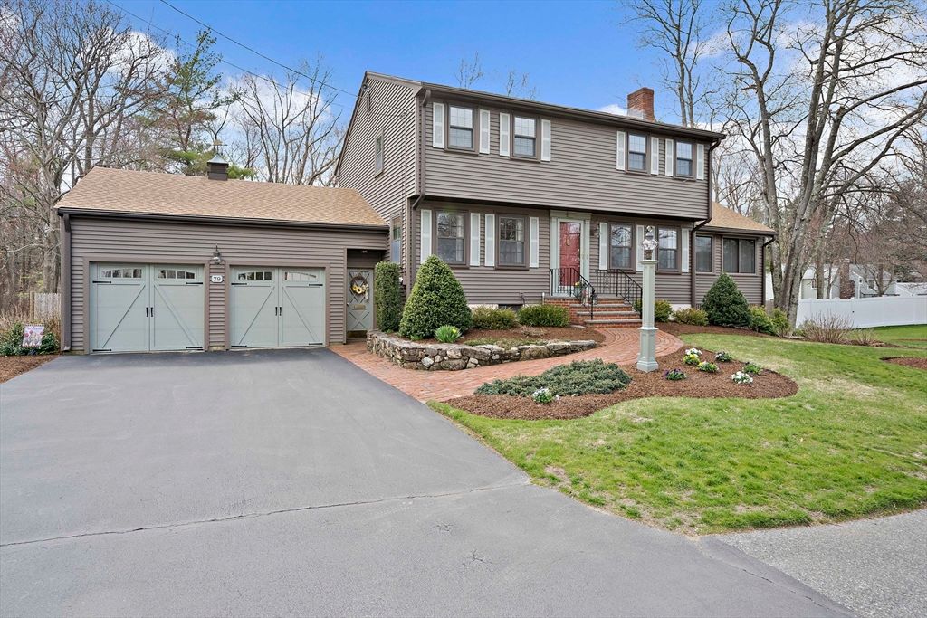 79 Hickory Ln, Weymouth, MA 02188