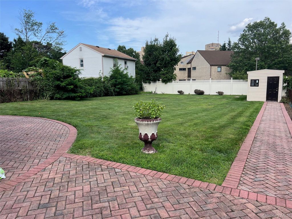 106 Lawrence Street, Uniondale, NY 11553 — photo 3