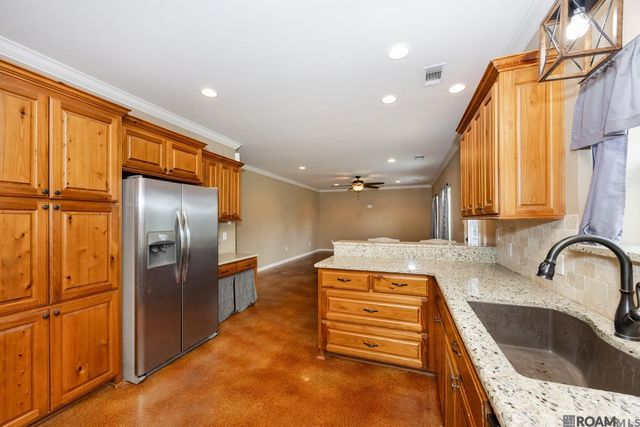 13464 Bourgeois Rd, Gonzales, LA 70737