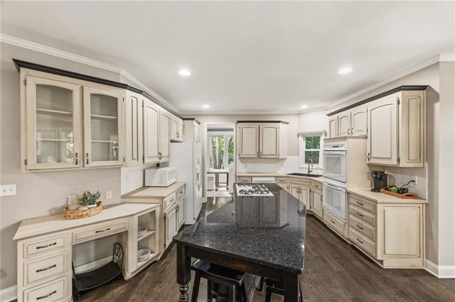 10614 W 128th Street, Overland Park, KS 66213