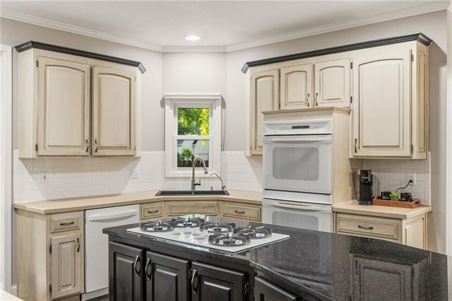 10614 W 128th Street, Overland Park, KS 66213