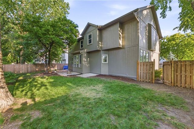 10614 W 128th Street, Overland Park, KS 66213