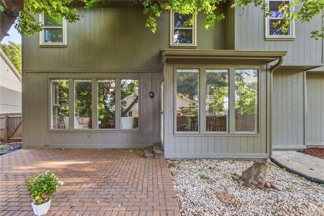 10614 W 128th Street, Overland Park, KS 66213