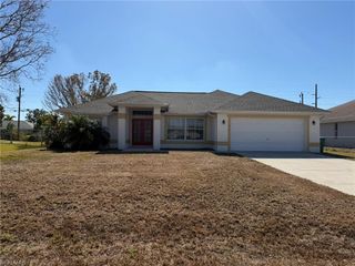 414 SE 7th ST, Cape Coral, FL 33990